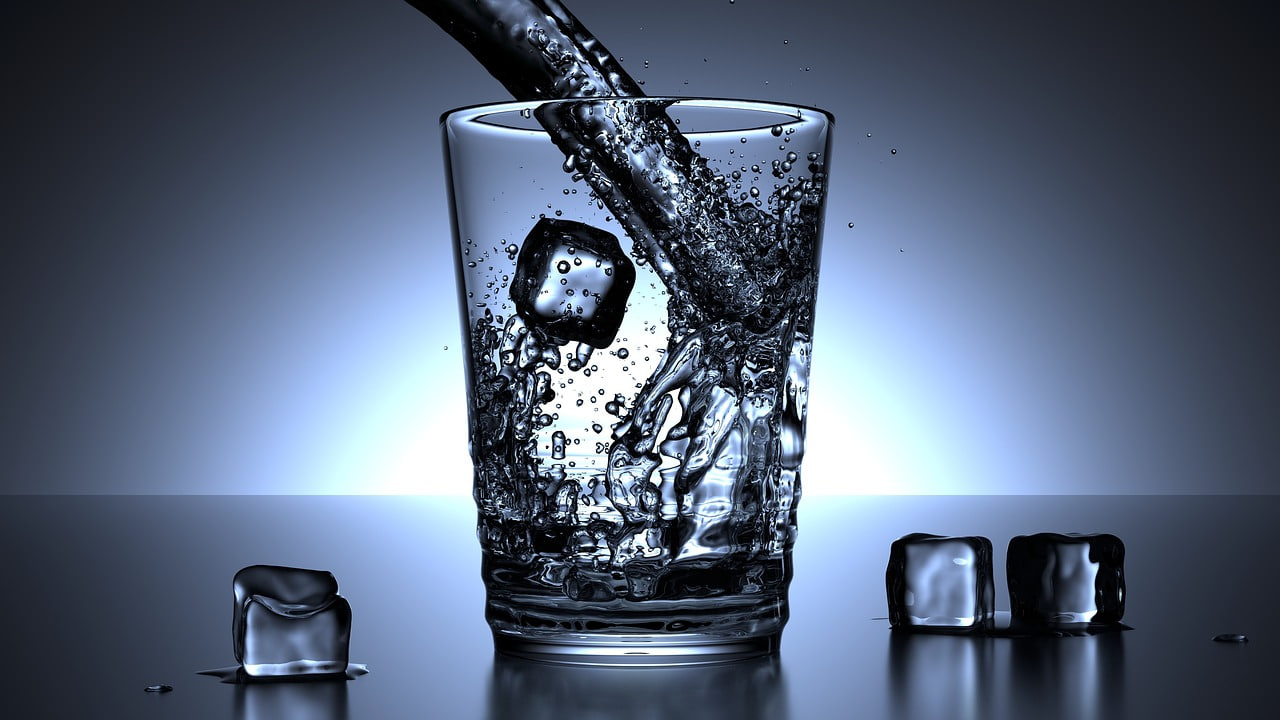 вода