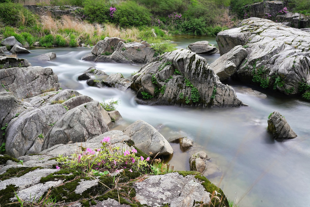 вода